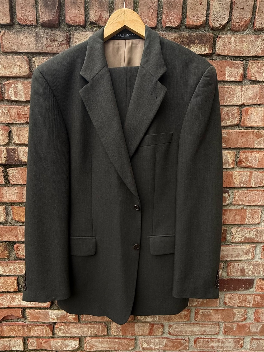 Hugo Boss Apollon Akropolis Wool Blend Suit Set 44R Jacket & Pants. Dark brown